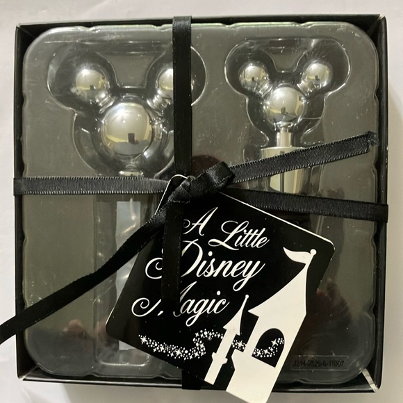 Disney Wine Stopper and Corkscrew Set NIB - Picture 1 of 6